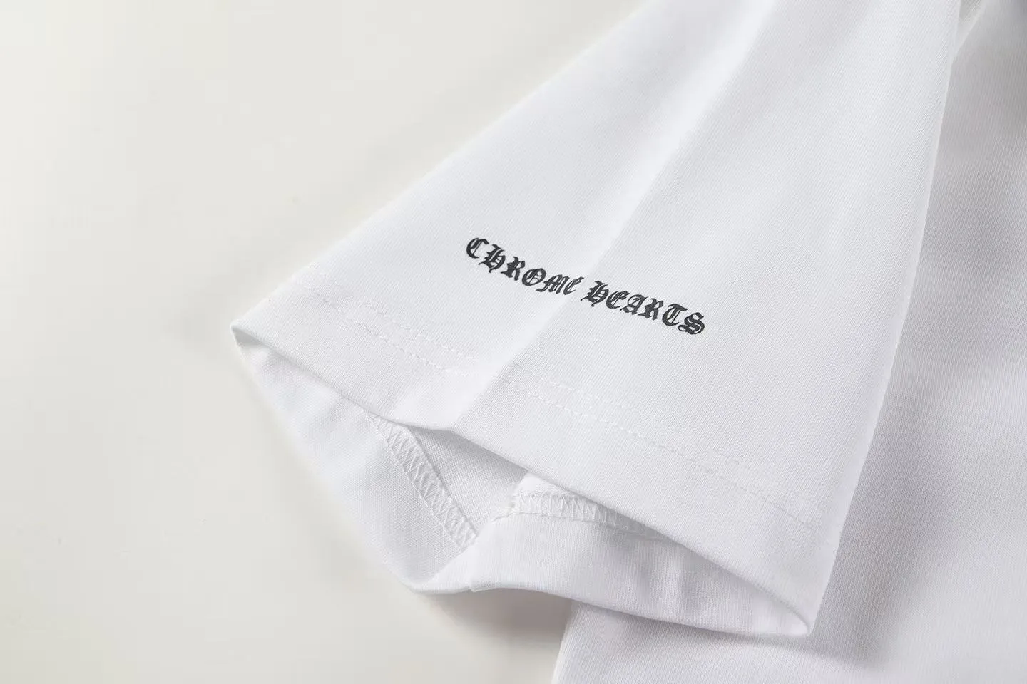 🅿️146 Style: 2025 new Croix Heart short-sleeved T-shirt Material: High version 300g double yarn combed cotton Size: S～XL Color: White Style number: Z003